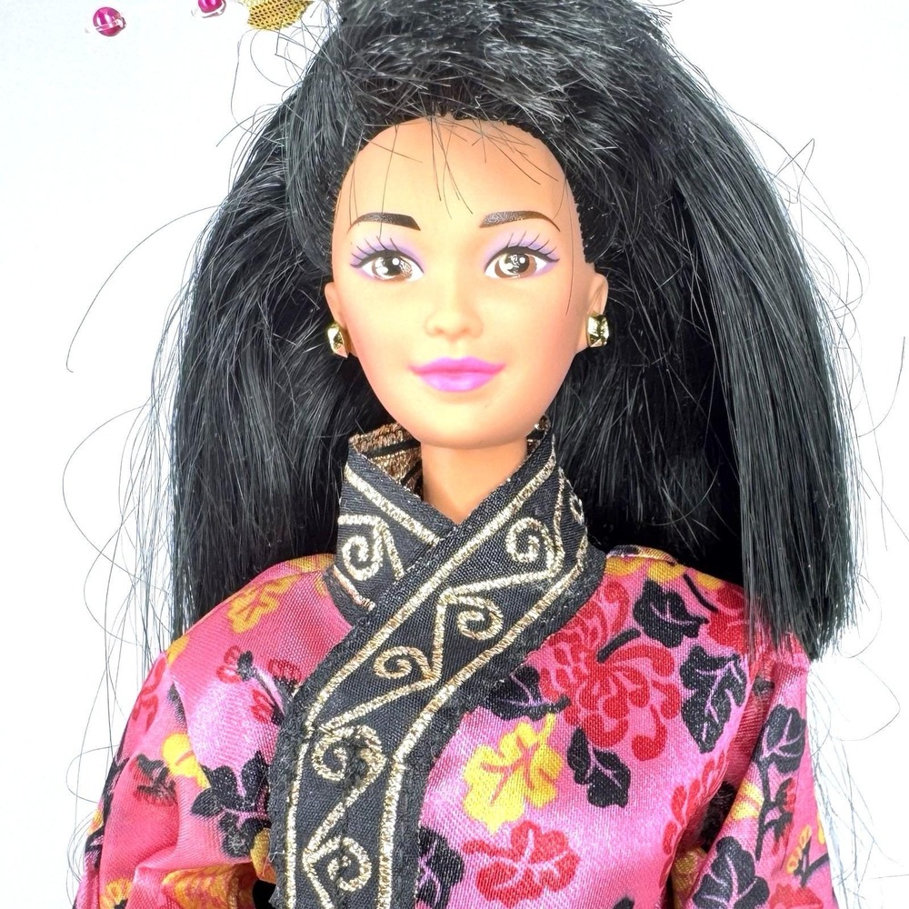 Vintage Mattel Dolls of the‎ World Japanese Barbie Doll Kimono Display Stand